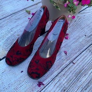 Vintage Yves Saint Laurent Pumps